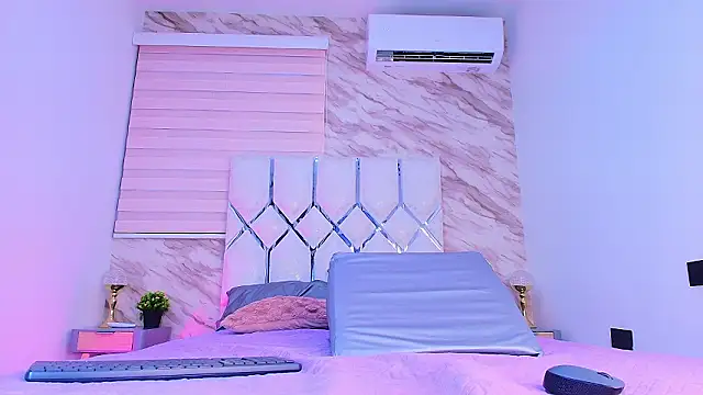 Snapshot of collet_1 chatting on 02/28/26, 11:54 collet 1 online show from 02/28/26, 11:54