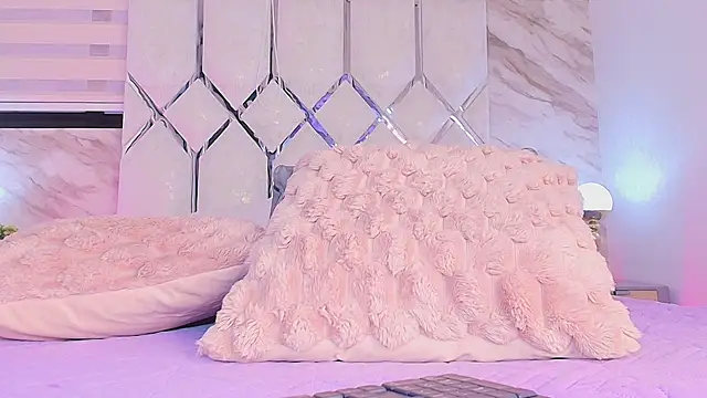 Snapshot of collet_1 chatting on 12/03/25, 11:53 collet 1 online show from 12/03/25, 11:53