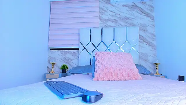 Snapshot of collet_1 chatting on 02/09/26, 12:03 collet 1 online show from 02/09/26, 12:03