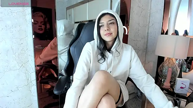 Snapshot of Ely09_ chatting on 02/24/26, 02:07 Ely09 online show from 02/24/26, 02:07