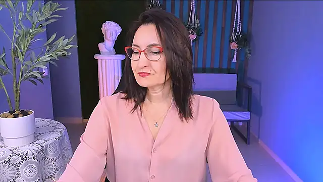 UnaTerra online show from 11/21/25, 05:06