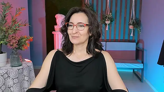 UnaTerra online show from 11/17/25, 09:13