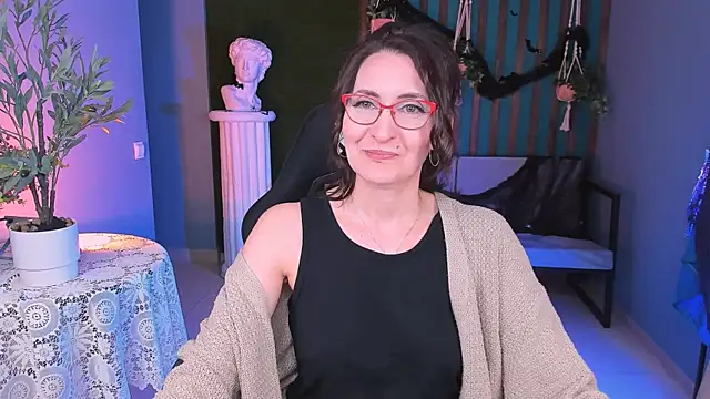 UnaTerra online show from 10/27/25, 09:10