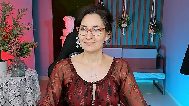 UnaTerra online show from 11/18/25, 09:12