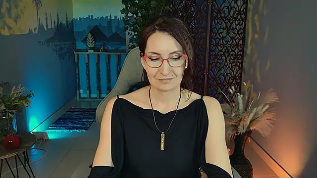 Snapshot of UnaTerra chatting on 09/22/25, 09:48 UnaTerra online show from 09/22/25, 09:48