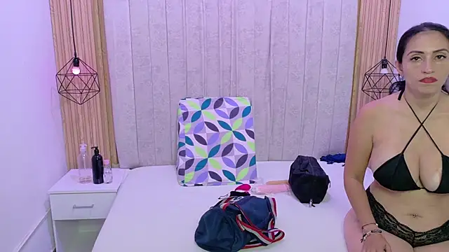 Snapshot of Kity_spiderr chatting on 10/28/25, 12:48 Kity spiderr online show from 10/28/25, 12:48