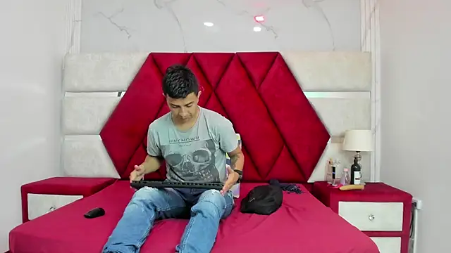 Kity spiderr online show from 04/04/26, 12:23