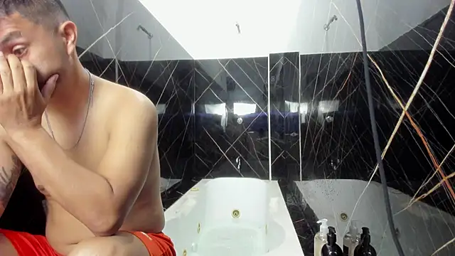 Snapshot of Kity_spiderr chatting on 11/10/25, 12:43 Kity spiderr online show from 11/10/25, 12:43