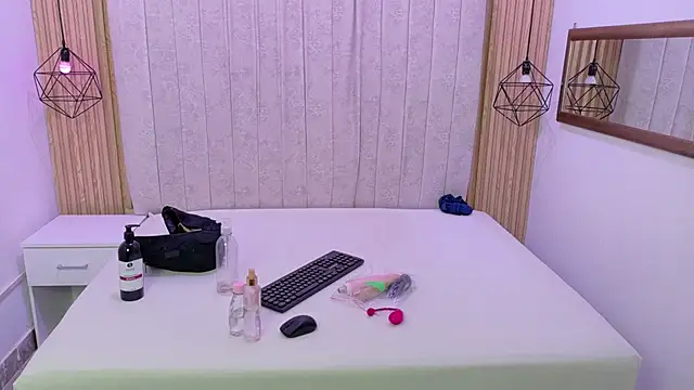 Snapshot of Kity_spiderr chatting on 10/30/25, 12:58 Kity spiderr online show from 10/30/25, 12:58