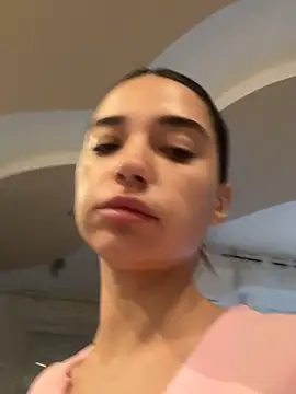 ItalianGirl online show from 10/25/25, 02:39