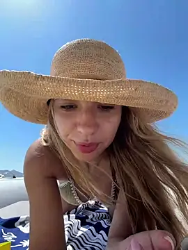 ItalianGirl online show from 06/21/26, 12:33