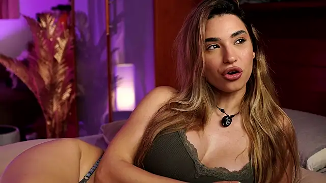 ItalianGirl online show from 05/12/26, 08:15