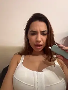 ItalianGirl online show from 11/30/25, 10:32