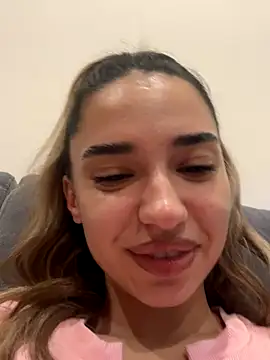 ItalianGirl online show from 10/24/25, 08:08