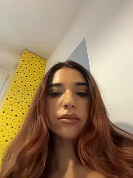 ItalianGirl online show from 11/22/25, 02:27