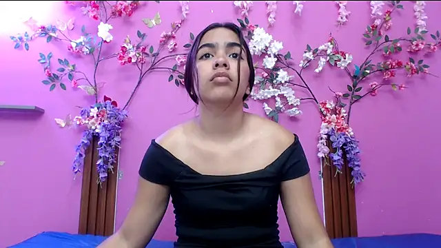 skinnysofia18 online show from 05/30/26, 02:12