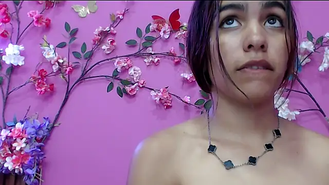 skinnysofia18 online show from 11/08/25, 01:03