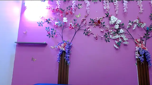 skinnysofia18 online show from 04/03/26, 02:01