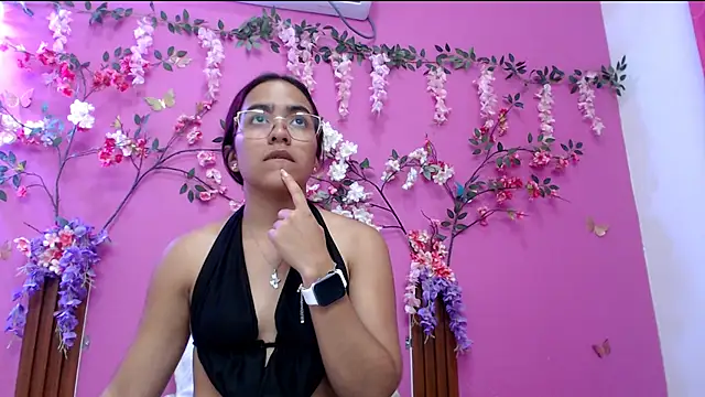 skinnysofia18 online show from 03/23/26, 02:00