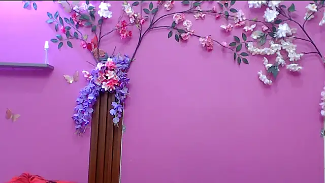 skinnysofia18 online show from 11/27/25, 01:11