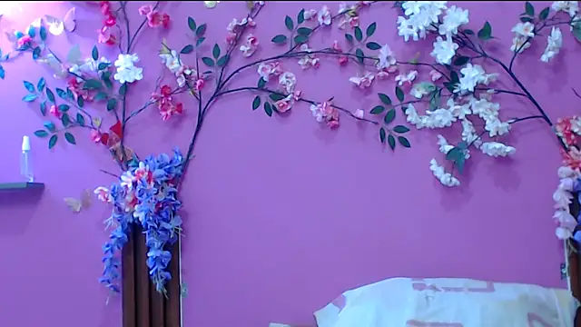 skinnysofia18 online show from 01/07/26, 01:27