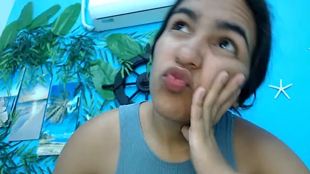 Snapshot of skinnysofia18 chatting on 07/18/26, 02:14 skinnysofia18 online show from 07/18/26, 02:14