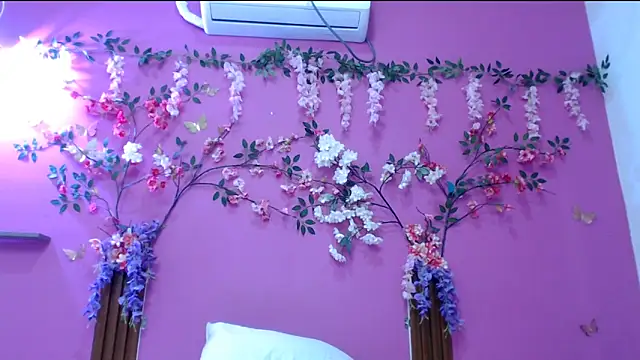 skinnysofia18 online show from 03/11/26, 01:27