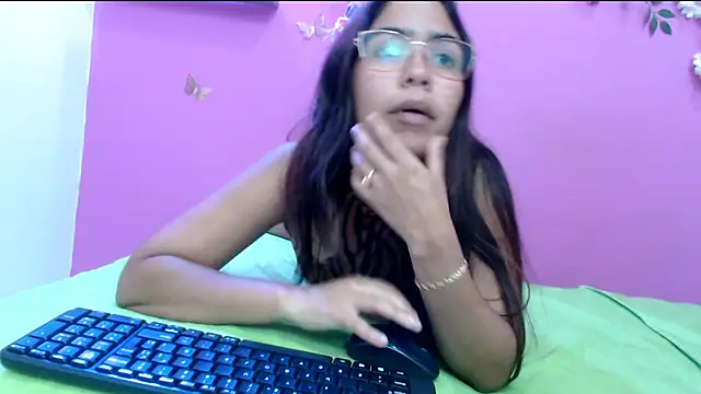 skinnysofia18 online show from 04/25/26, 02:25