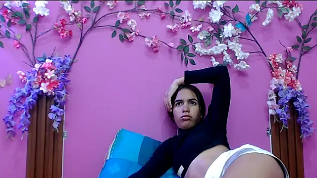 skinnysofia18 online show from 11/02/25, 01:05