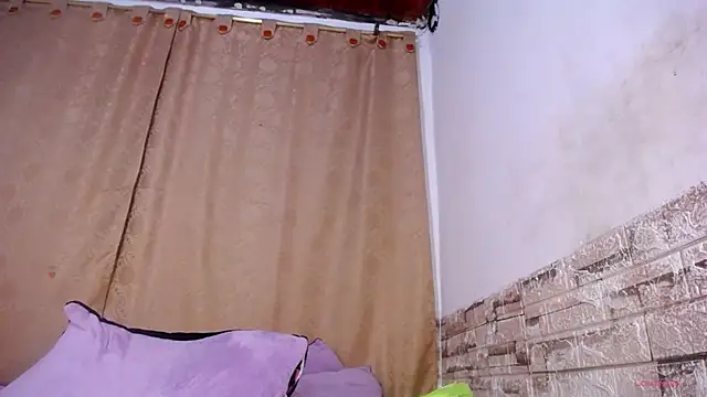 Snapshot of Bicky_24 chatting on 07/15/26, 08:43 Bicky 24 online show from 07/15/26, 08:43
