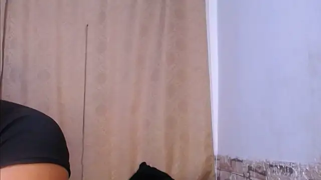 Snapshot of Bicky_24 chatting on 06/05/26, 10:37 Bicky 24 online show from 06/05/26, 10:37