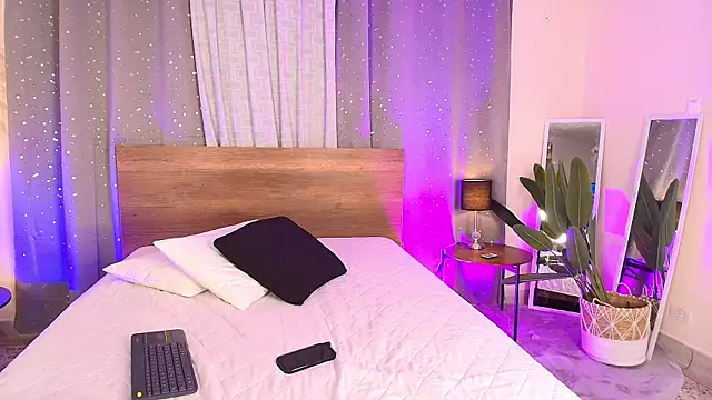 ViolettGomez 93 online show from 12/03/25, 04:35