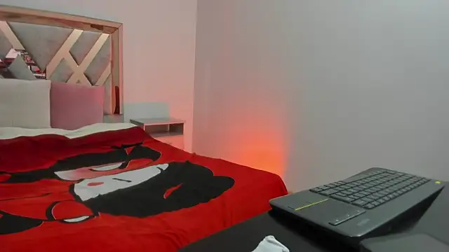 CataleyaAmaya online show from 11/30/25, 11:55