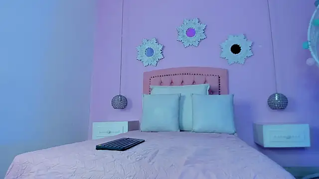 CannelaSmith online show from 10/24/25, 06:29