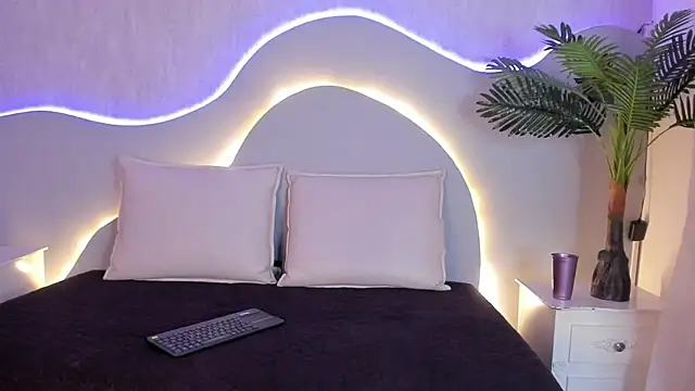 CannelaSmith online show from 02/04/26, 07:42