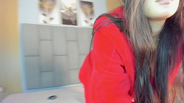 Stefany gonzales  online show from 10/12/25, 12:50