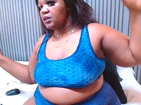 ROYALASS25 online show from 12/01/25, 12:28