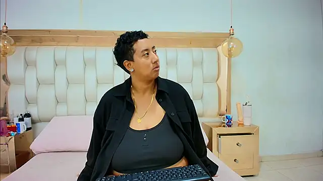 Snapshot of TiffantyAndStacy chatting on 02/15/26, 09:41 TiffantyAndStacy online show from 02/15/26, 09:41