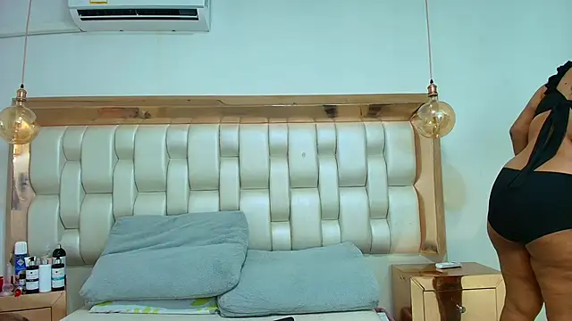 TiffantyAndStacy online show from 10/27/25, 07:59