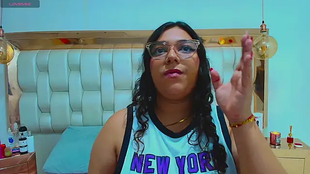 TiffantyAndStacy online show from 11/22/25, 07:35