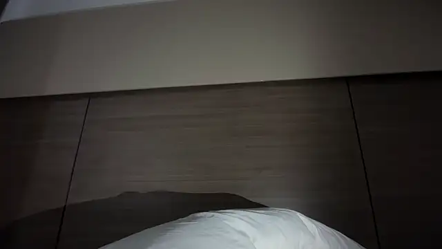 Liiz 01 online show from 11/25/25, 02:56