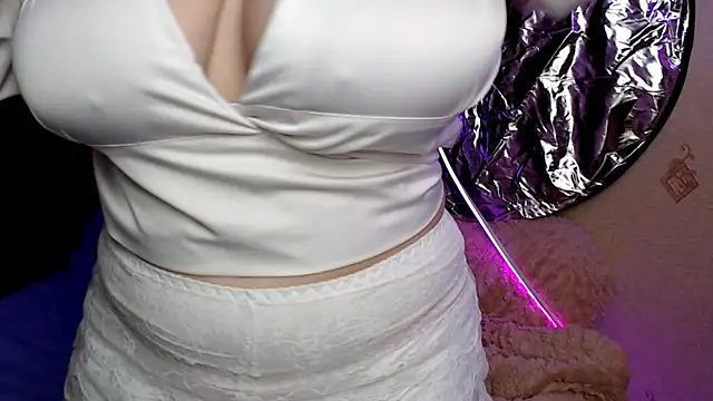 MillyBoo0 online show from 12/03/25, 05:23