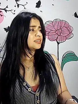 ValerieLove  online show from 10/20/25, 07:58