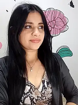 ValerieLove  online show from 10/04/25, 07:26