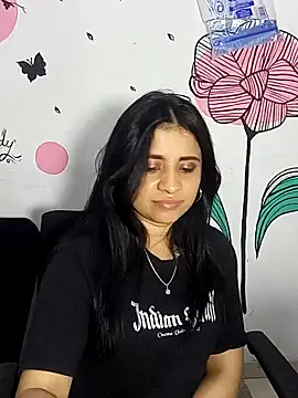 ValerieLove  online show from 10/18/25, 07:43