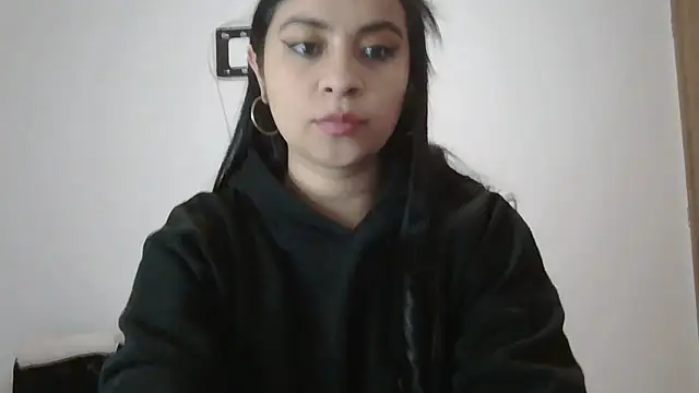 ValerieLove  online show from 12/04/25, 11:15