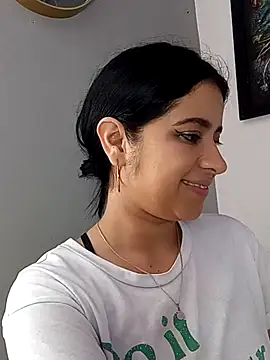 ValerieLove  online show from 11/02/25, 07:30