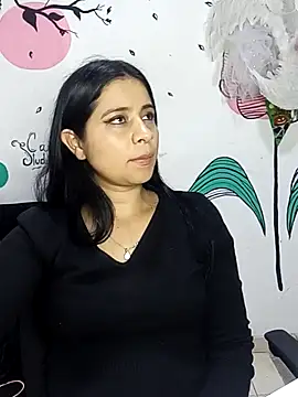 ValerieLove  online show from 11/07/25, 07:51