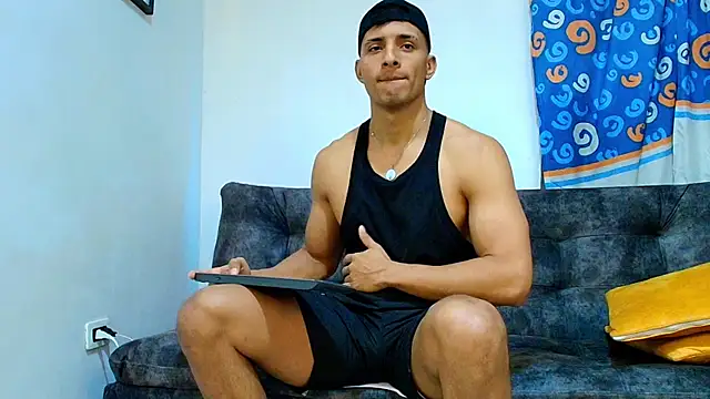 Snapshot of Smith_Fitness chatting on 07/14/26, 01:06 Smith Fitness online show from 07/14/26, 01:06