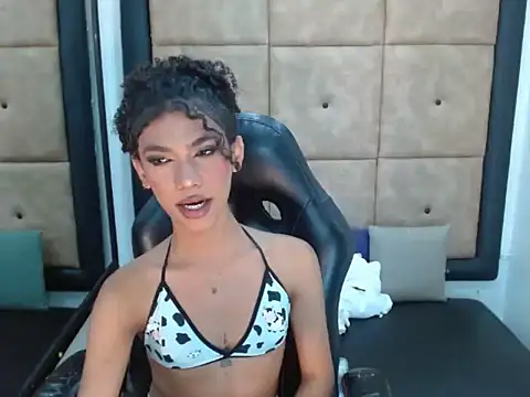 Snapshot of Penelopee_Rouse chatting on 11/13/25, 03:38 Penelopee Rouse online show from 11/13/25, 03:38